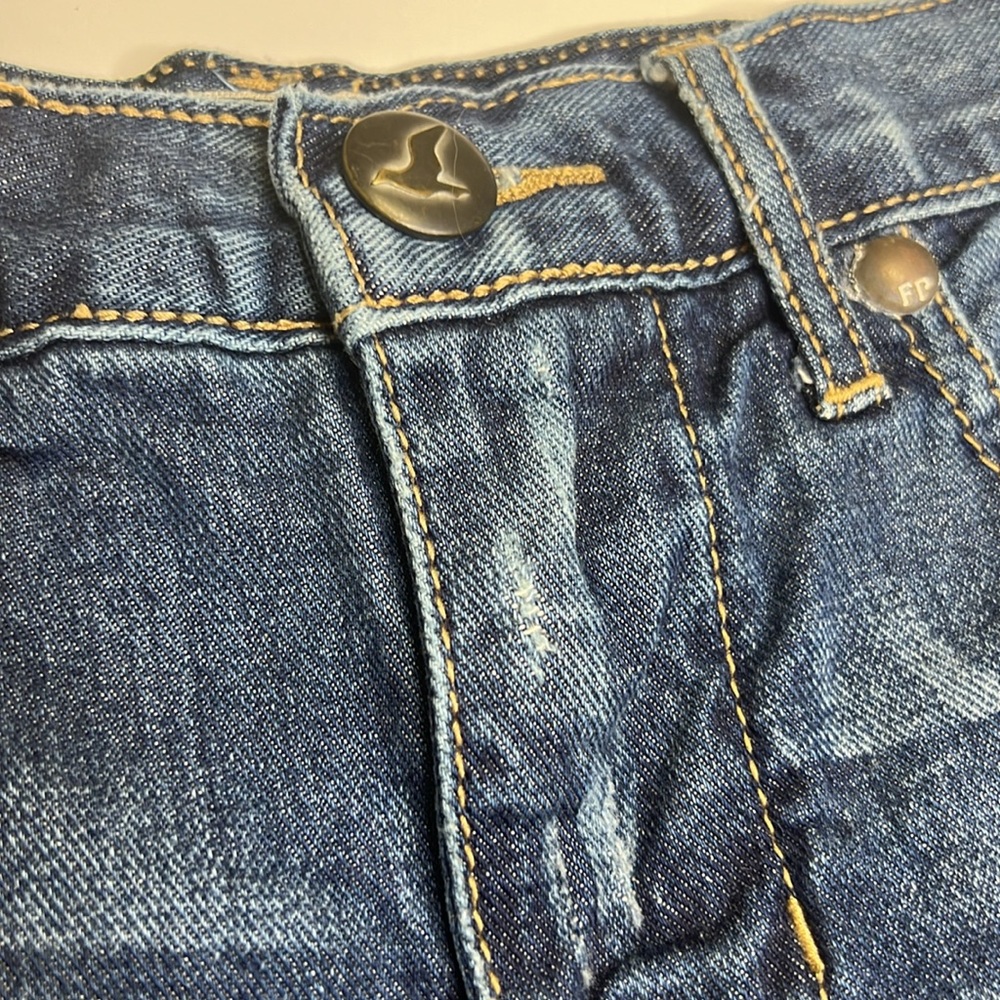 Free People Denim Shorts Cut Off Blue Fringe Edge Jean Boho - Picture 3 of 7